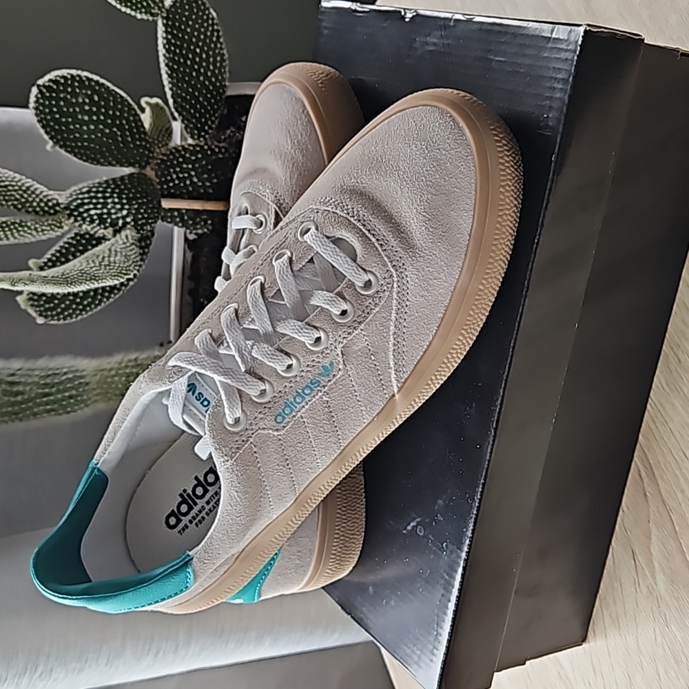 Adidas MC3 Low Suede Trainers EF8443 Cloud Grey/Turqiouse/Gum